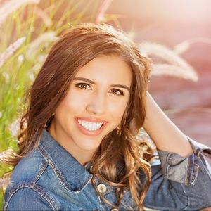 Meet your Posher, Alexis